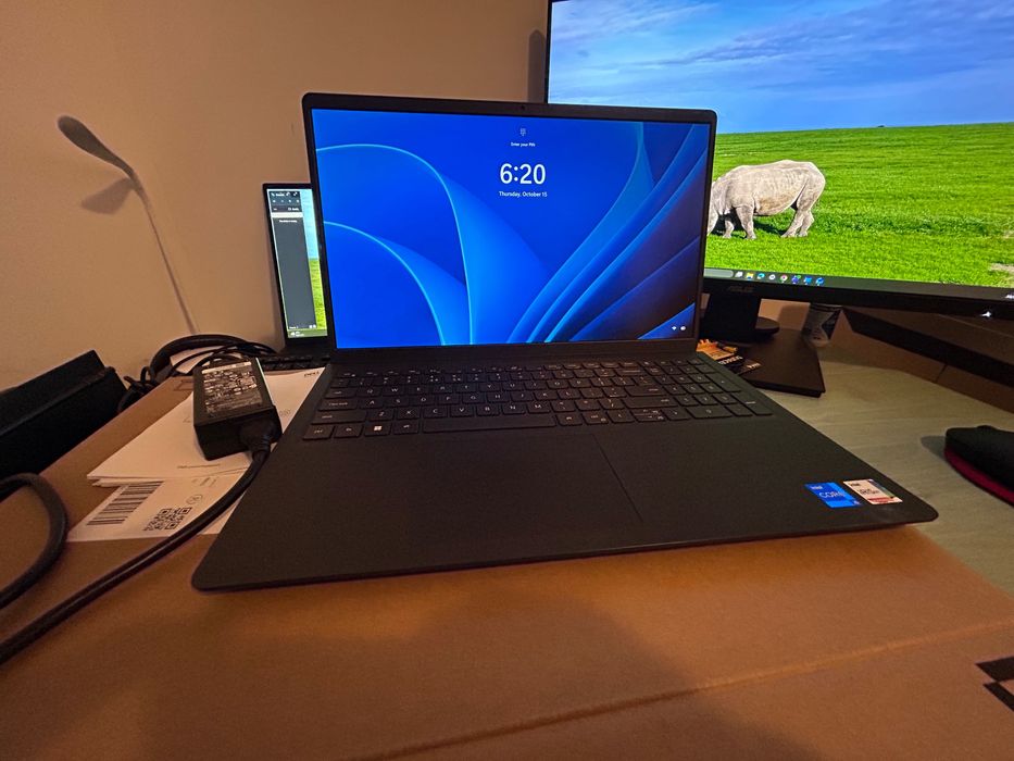 Laptop Dell Vostro 3520 | i5-1235U | 16GB RAM | 1TB SSD | Ca Nou / Cumpărat eMAG