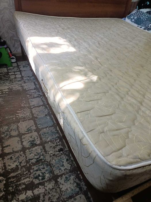 Продам матрас 160 х 200.