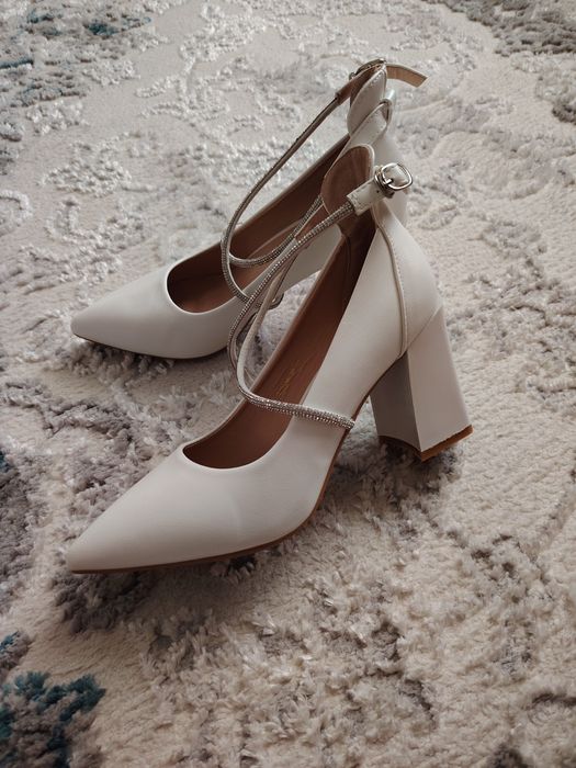 Vecherniy oyoq kiyim