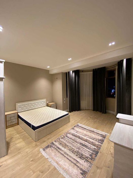 ЦУМ / Ц-7  Роскошная 3х комнатная в центре города