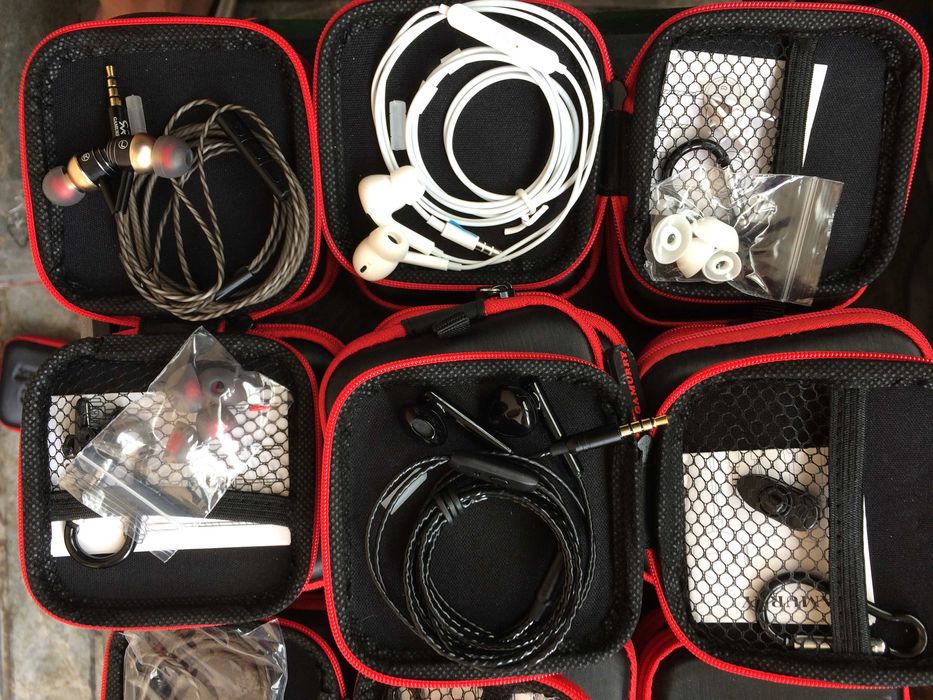 Casti stereo cu microfon control volum husa protectie Gamurry 3 culori