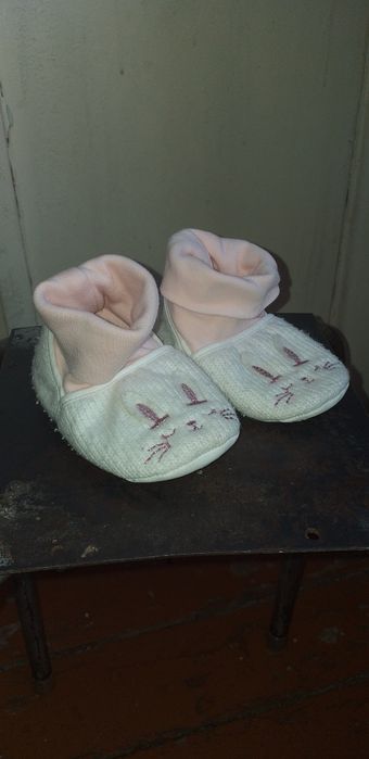 Chaqaloqlar uchun pinetka ot brenda Waikiki