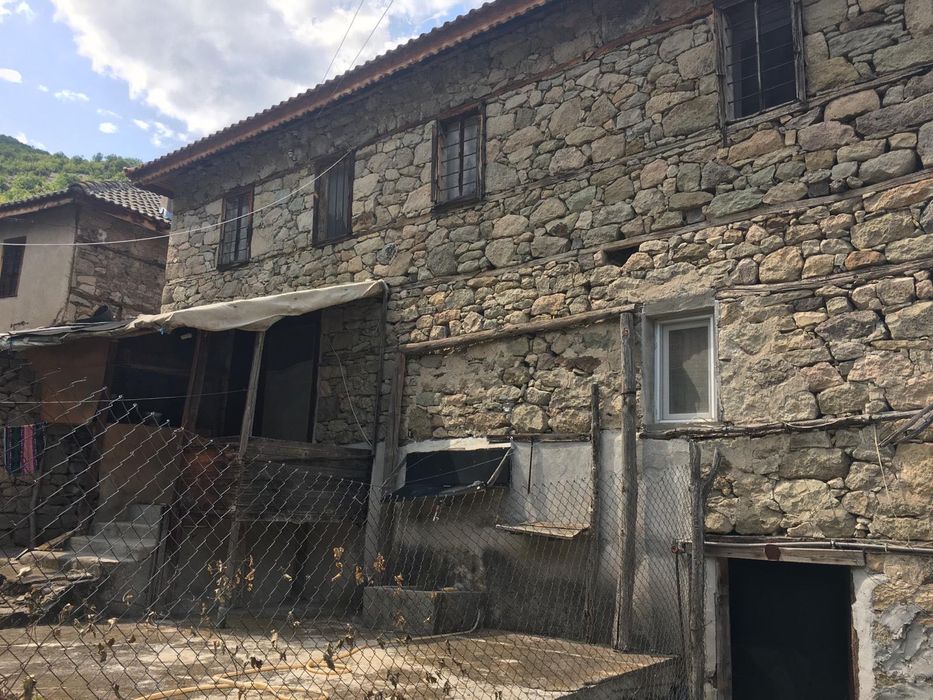 Продава се къща в с. Ненково общ. Кърджали