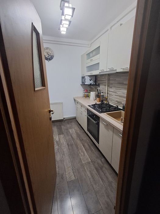 Vand apartament 2 camere decomandat. Zona Bisericii Romane. Brasov