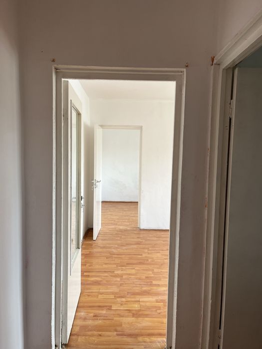 Apartament cu trei camere de vanzare in Alesd