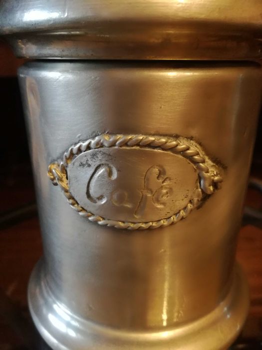 Старинна мелничка за подправки и кафе