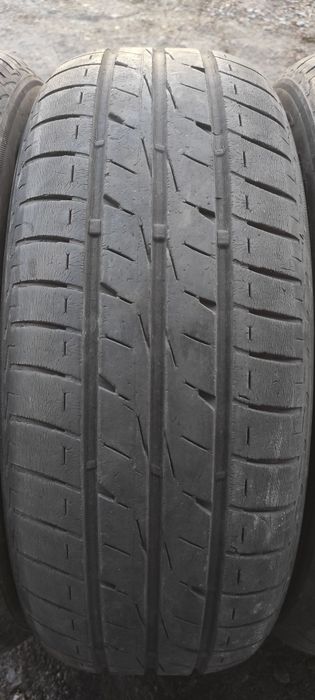 Комплект шин 195/60/15 Bridgestone.