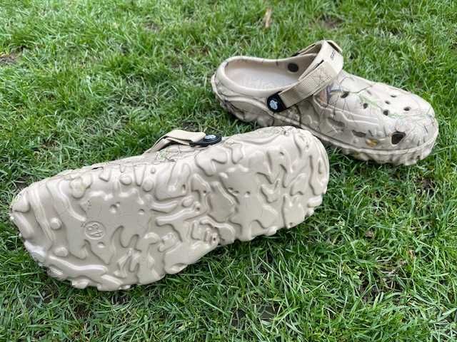 Slapi  camuflaj tip Crocs marimi 41-42 42-43 43-44