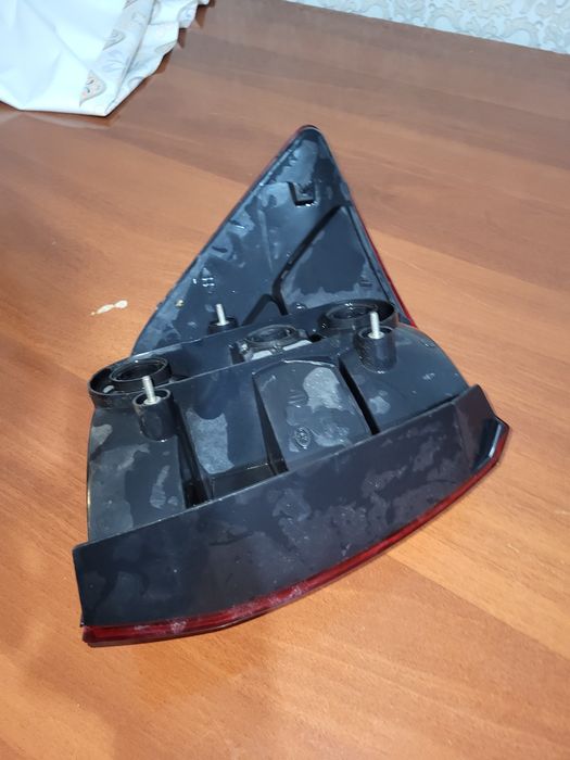 Равон 3 задни фара