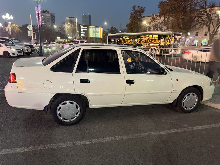 Nexia 2 sotiladi gibrit  aʼlo holatda