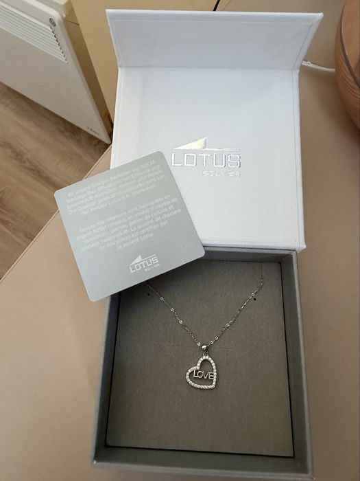 Сребърно колие със сертификат