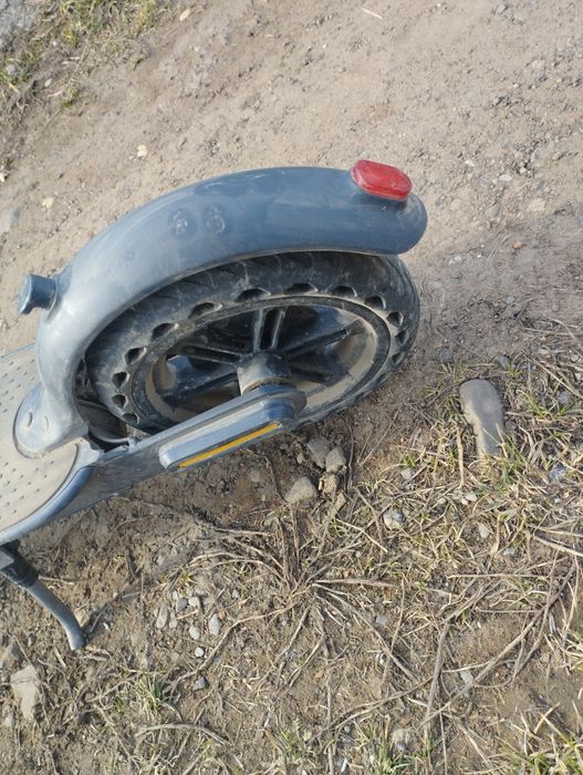Vând trotinetă electrică Xiaomi.