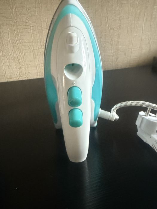 Утюг маленький дорожныц