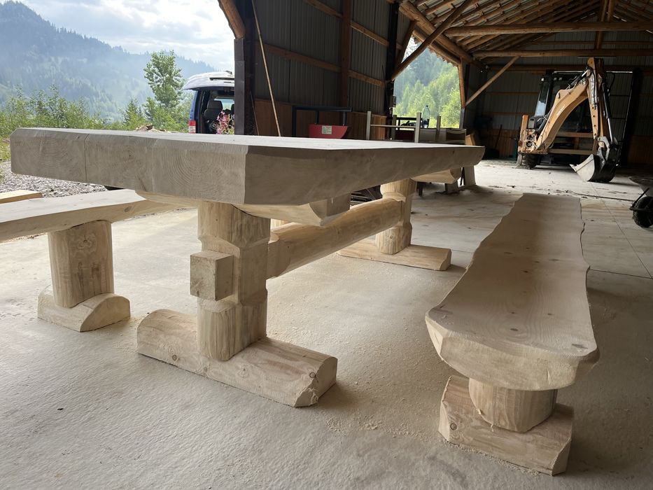 Mobilier lemn masiv