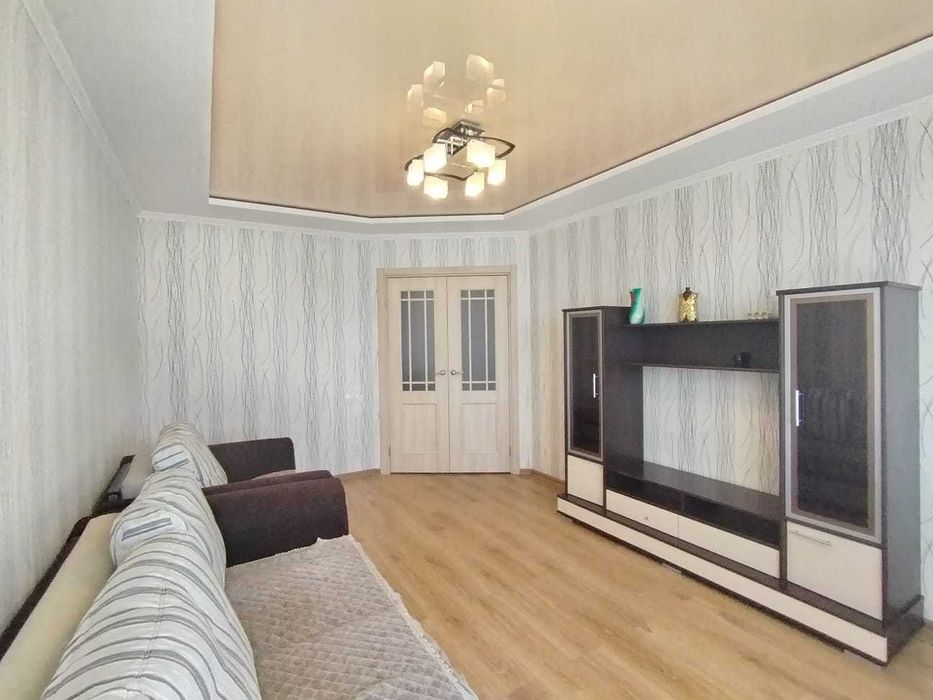 Продается  3  комн квартира Васильковский,35
