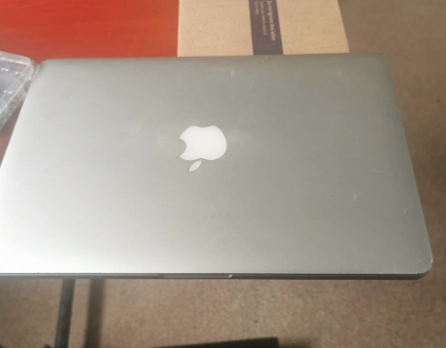 Apple Macbook Pro 13” 2015 A1502 nu functioneazǎ