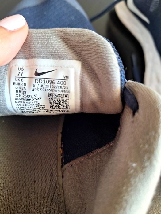 Nike маратонки  40 номер