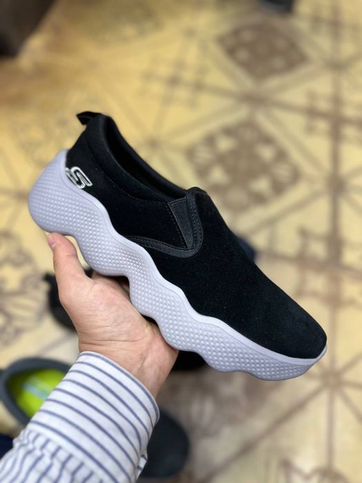 Новые мужские кроссовки Skechers