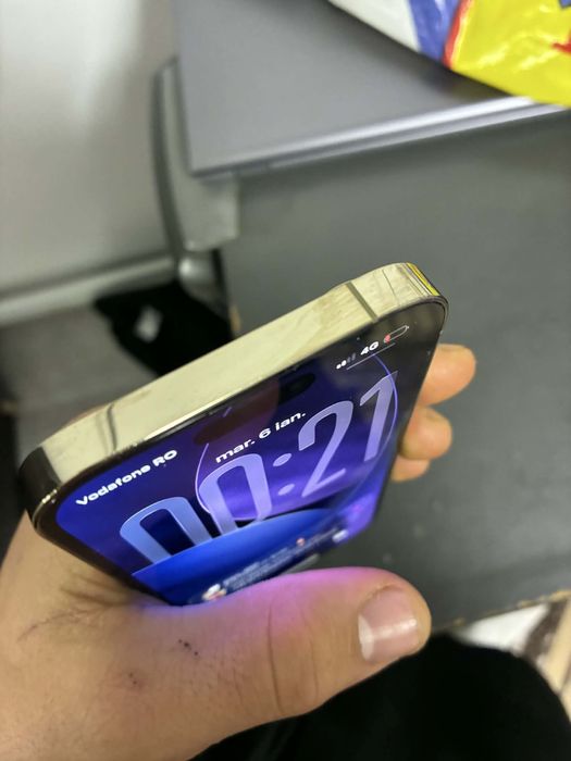 Iphone 14 pro gold