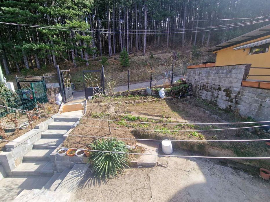 Двуетажна къща в кв. Княжево! До Витоша!