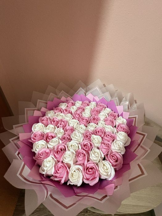 „Buchet mare trandafiri din săpun – nu se ofilesc, cadou deosebit”