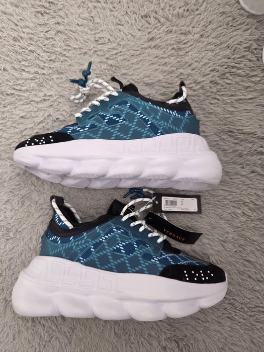 Versace chain reaction