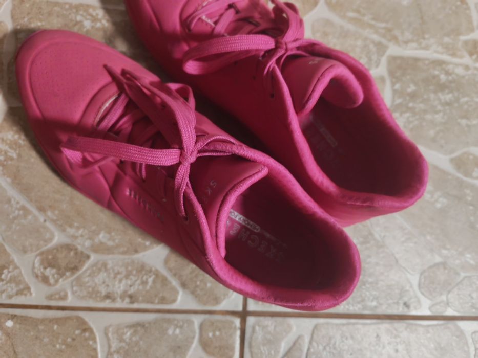 Маратонки sketchers
