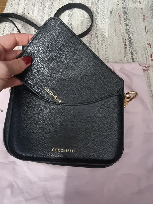 Продавам чанта Coccinelle от телешка кожа