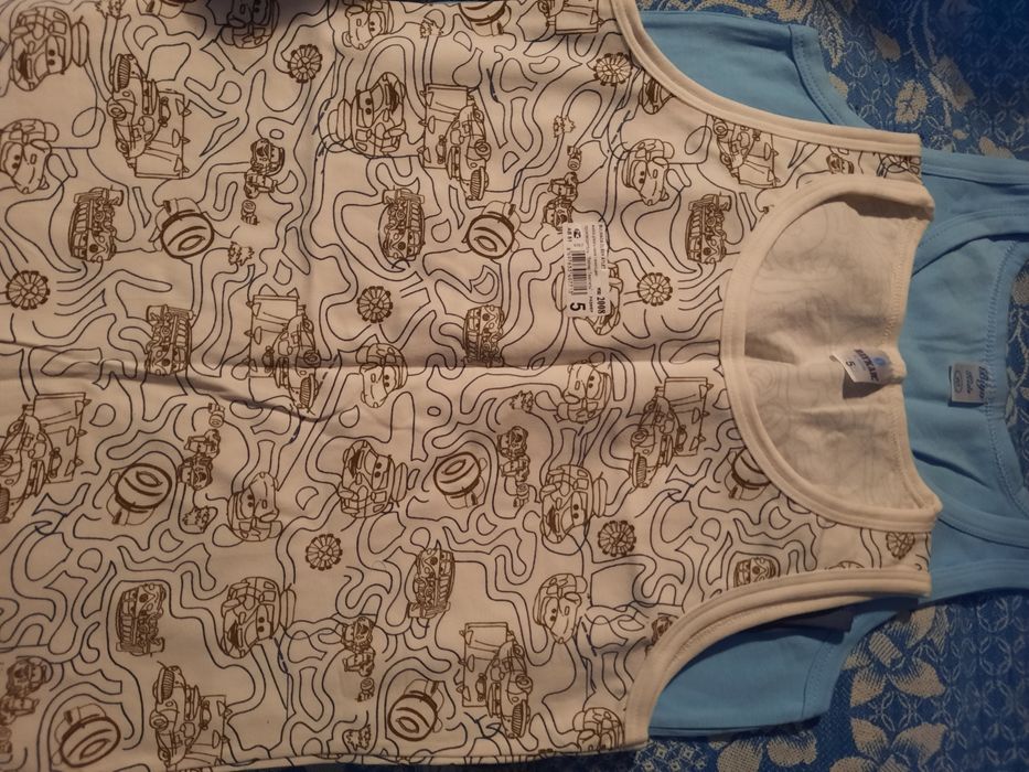 Майки новые на мальчика 7-9 лет