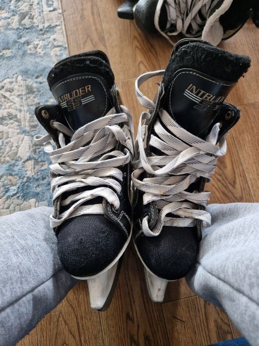 Продам коньки для хоккея