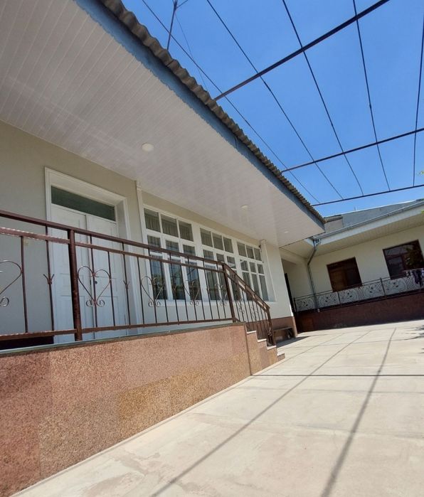 Продаётся дом в мах. Мевазор в М.Улугбексом районе напротив Карасу-6.