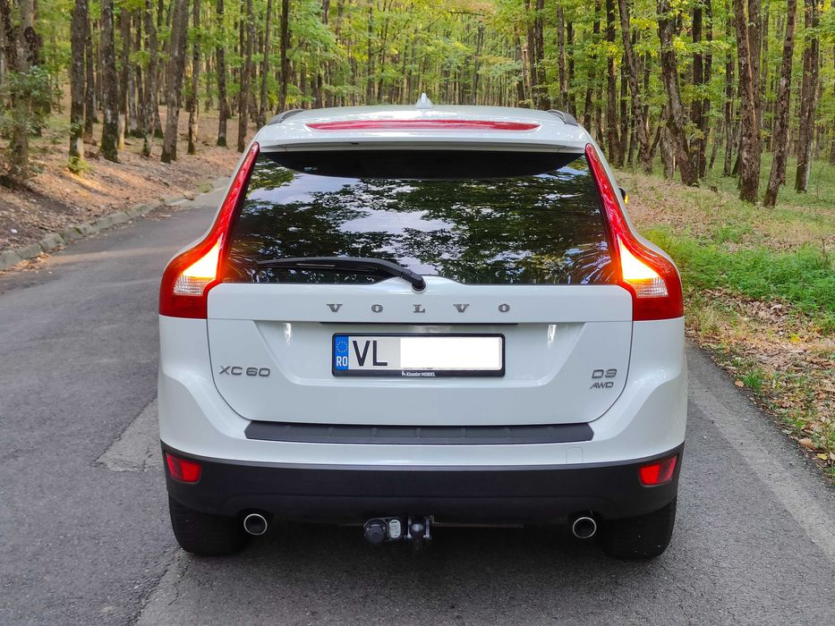 Volvo XC60 4x4 - Diesel ( Driv-e )  , Euro 5 - 2012 - Impecabil .