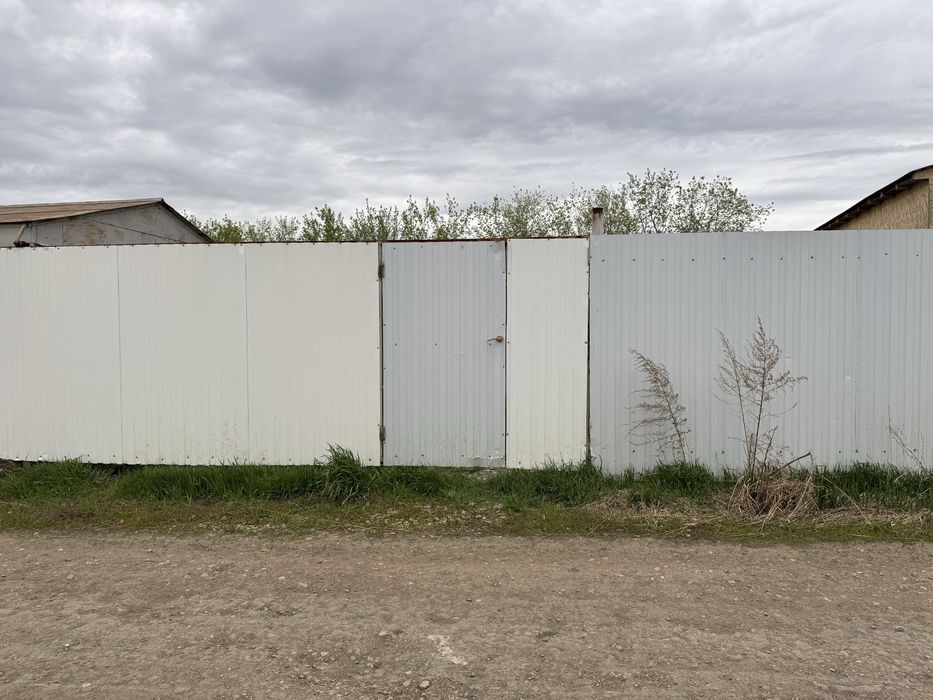 Продам участок с ангаром