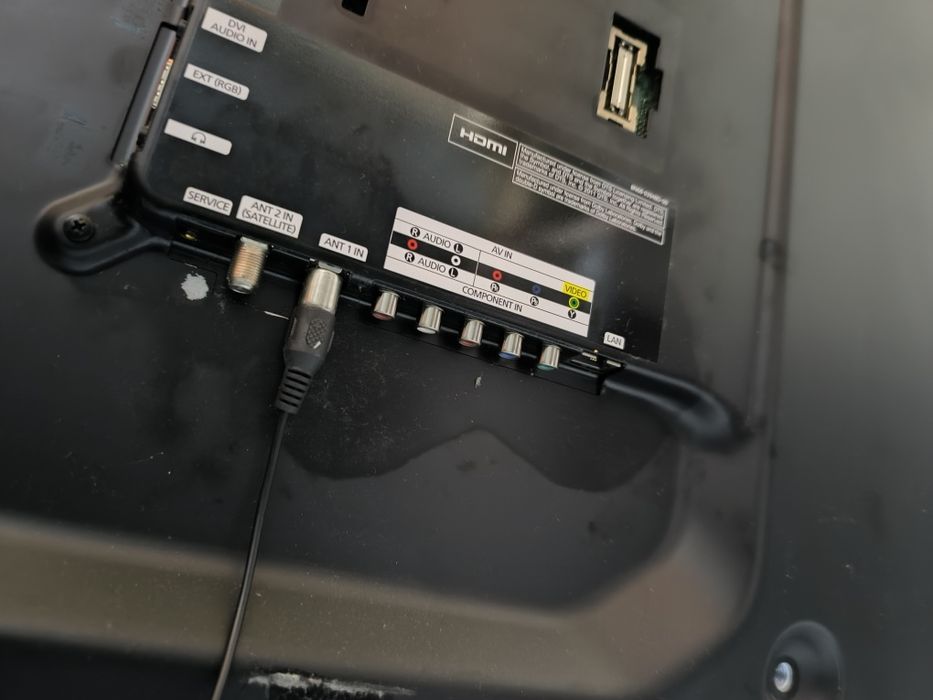 Телевизор Samsung UE55ES8090S - 55 инча смарт тв.