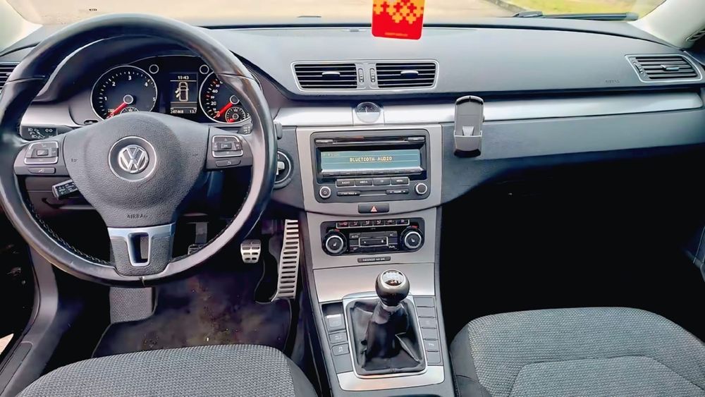 Volkswagen Passat B7 – 2.0 TDI / 170 CP – Stare foarte bună an 06