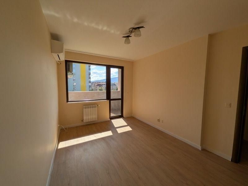 Дава се под наем Тристаен апартамент в София, Красно село - 104 кв.м за 950 € - Снимка #4