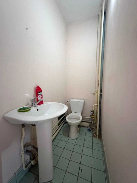 СРОЧНО Продается 3 комнатная 85 м2  Карасу-6 без ремонта 2 этаж