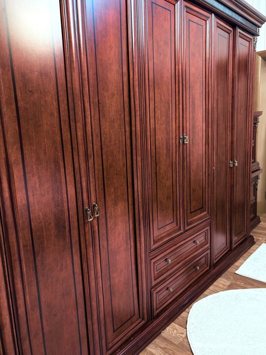 Итальянский спальный гарнитур