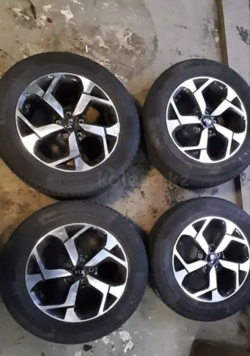 Продам срочно шины с дисками