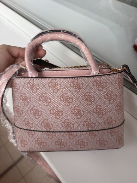Сумка Guess розовая