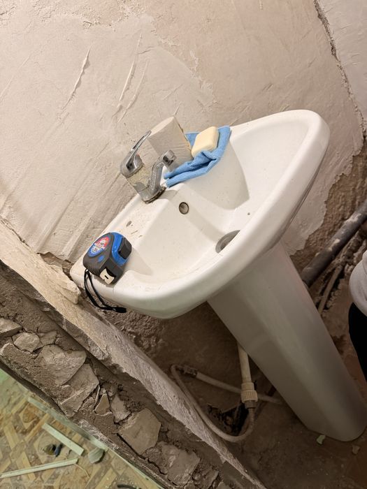 Продам унитаз и раковину