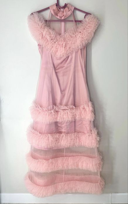 Нежное розовое платье