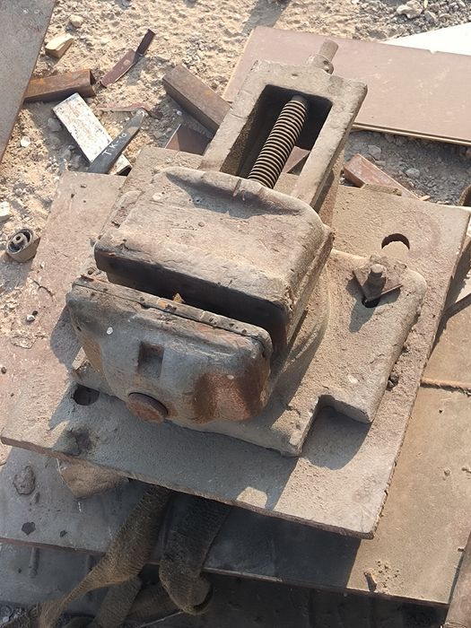 Продам Танковые тиски очень большие