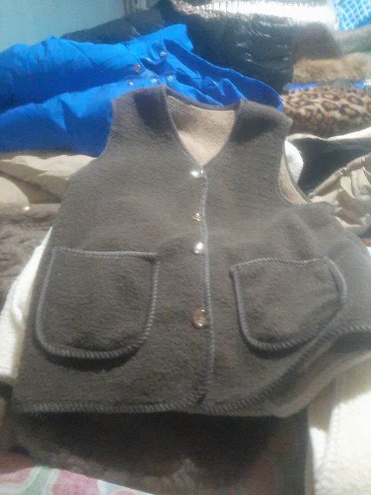 Киымдер сатылады  жана