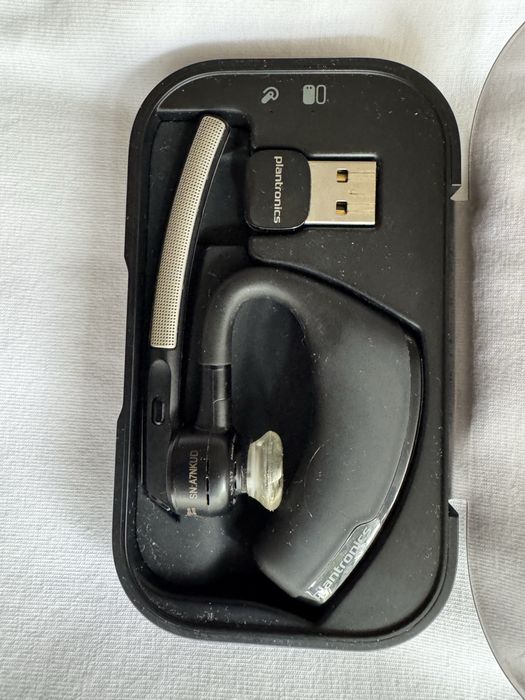 Casca profesionala Plantronics voyager legend in cutia ei cu baterie