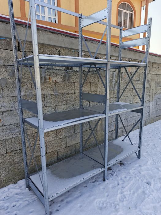 Rafturi metalice pentru depozitare manuala și arhiva