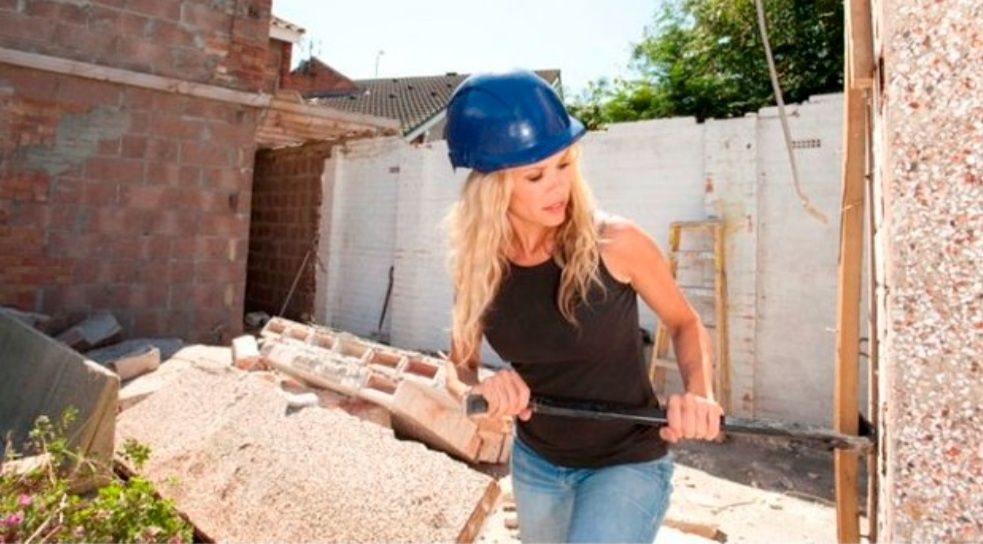 Кърти чисти и извозва.