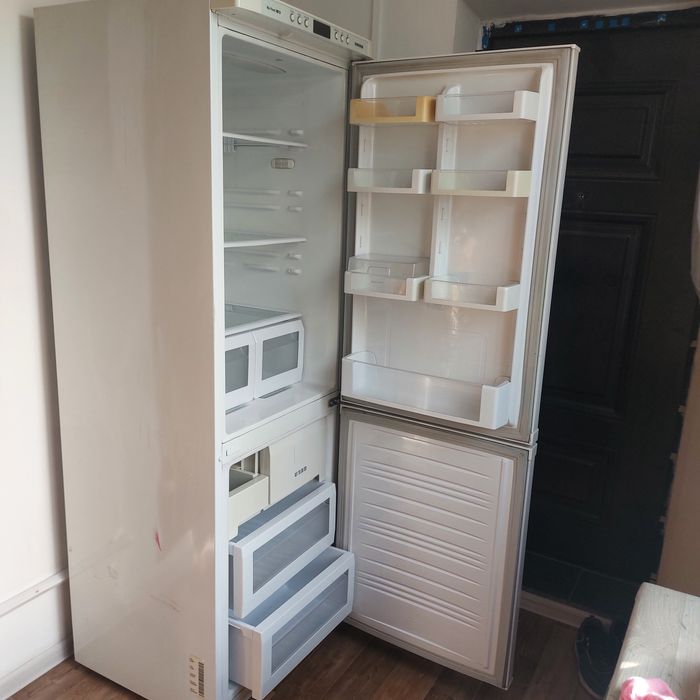 Б/у холодильник самсунг.