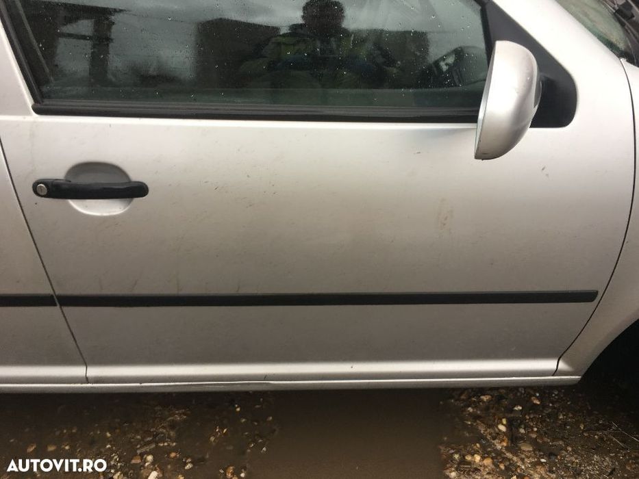 Usa / Portiera Dreapta Fata VW Golf 4 1998 - 2005 Cod Culoare LA7W