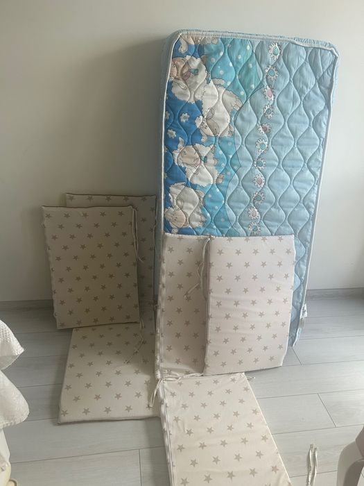 Детски матрак и обиколници